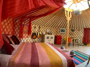 Overnachten in een luxe yurt!